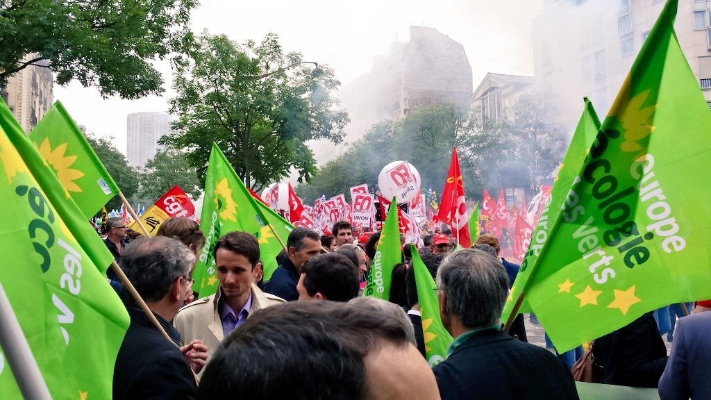 Les écologistes manifestent contre la loi travail le 23 juin